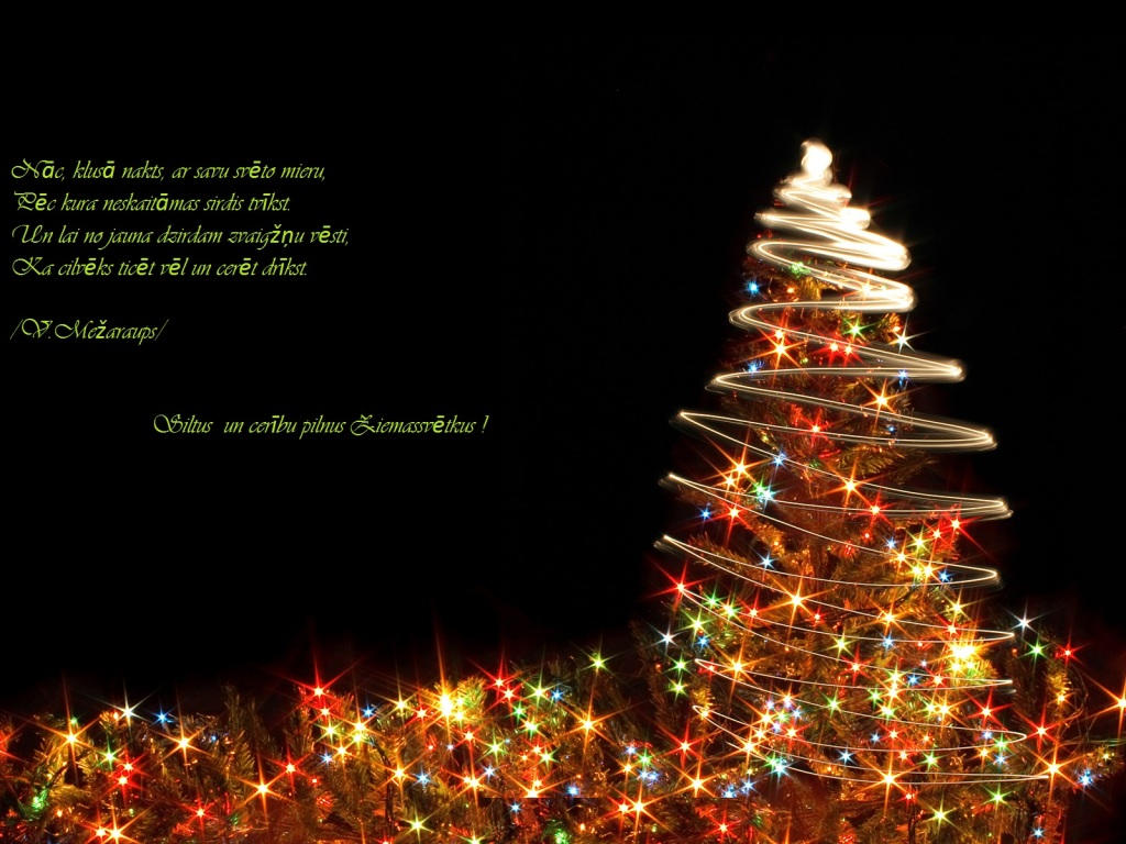Christmas_Wallpaper_Tree_Lights_Outdoors